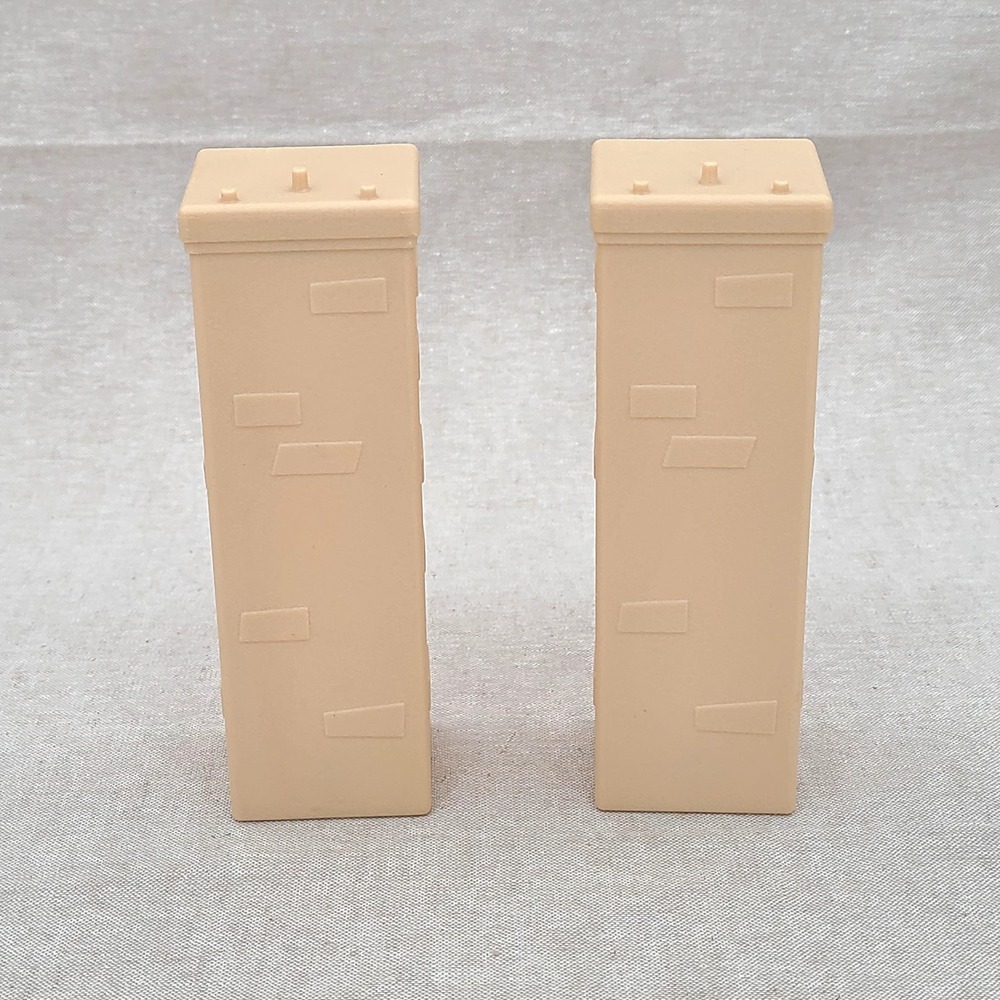 MONSTER HIGH SCHOOL X3711 Playset Replacement Parts: Two Exterior Stone Pillars